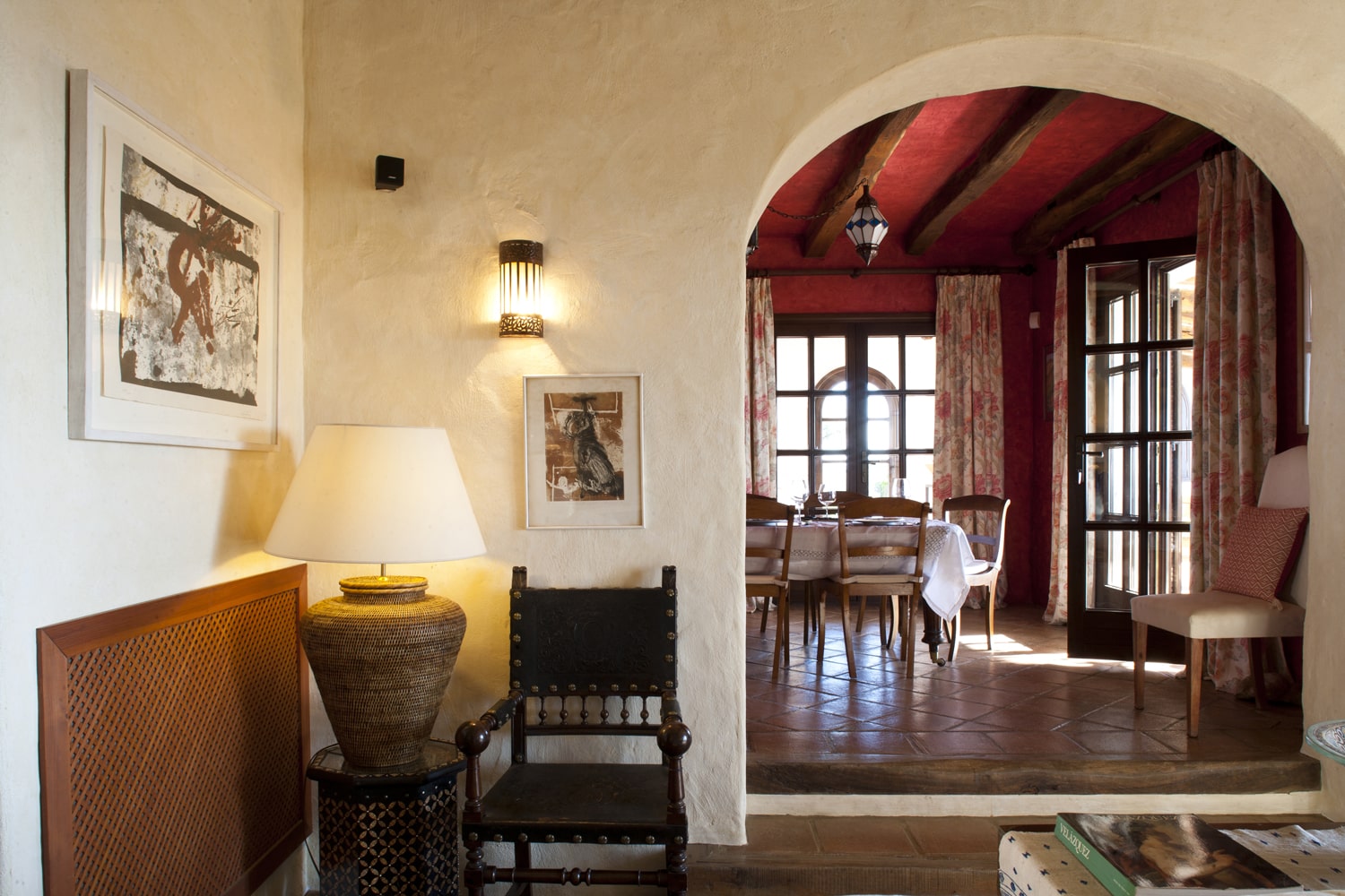 dining room in luxury holiday villa