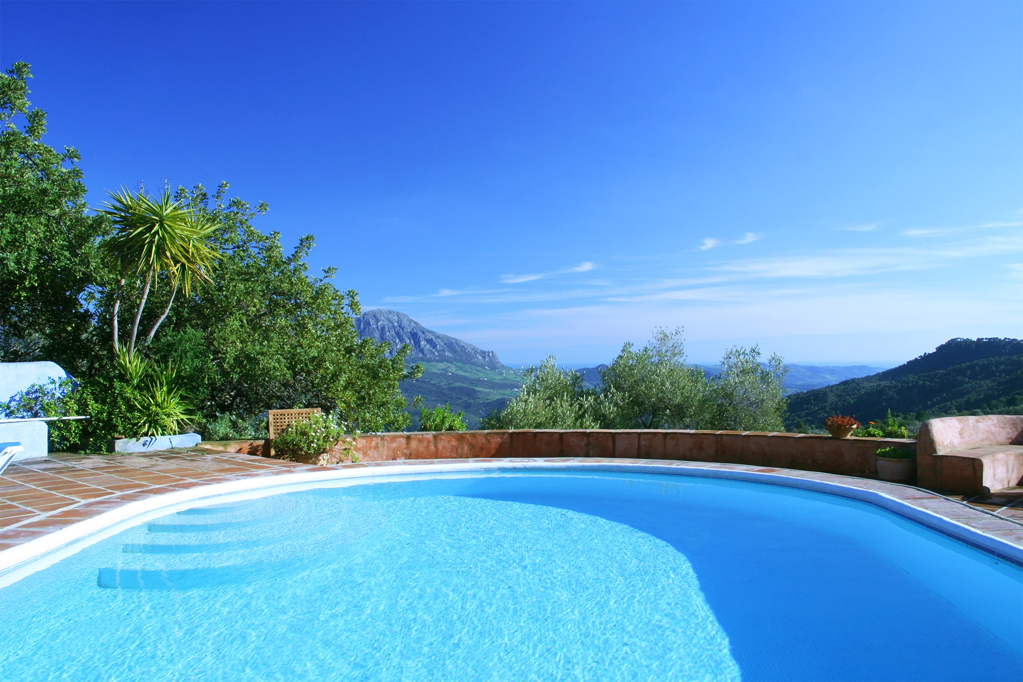 /storage/images/homepage/luxury-villas-andalucia-spain-min.jpg
