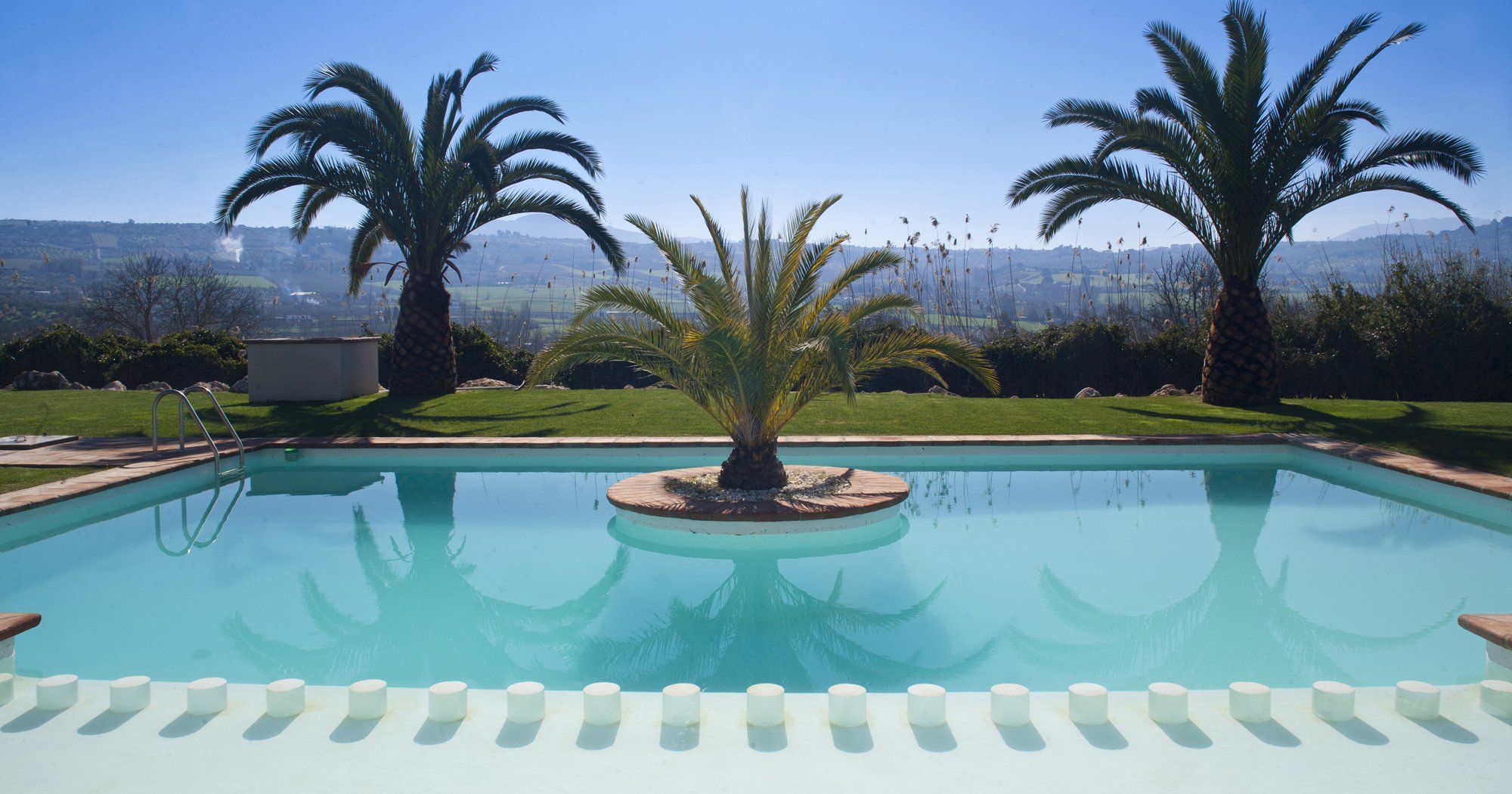 swimming pool at luxury villa el arroyo